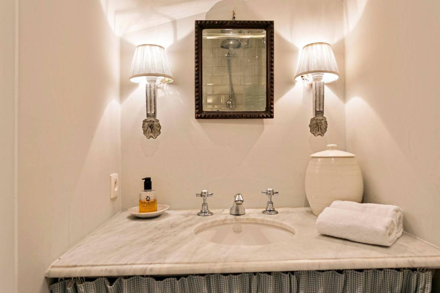 Guesthouse Groeninghe In The Centre Of Bruges Esterno foto