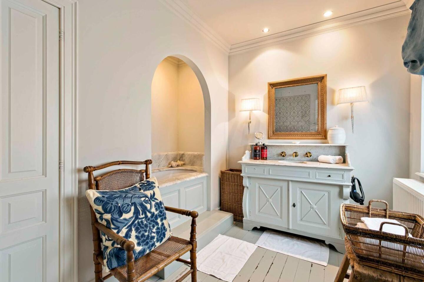 Guesthouse Groeninghe In The Centre Of Bruges Esterno foto